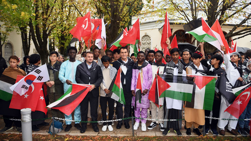 89 ülkeden yüzlerce öğrenci, Filistin için tek ses oldu 89 ülkeden yüzlerce öğrenci, Filistin için tek ses oldu