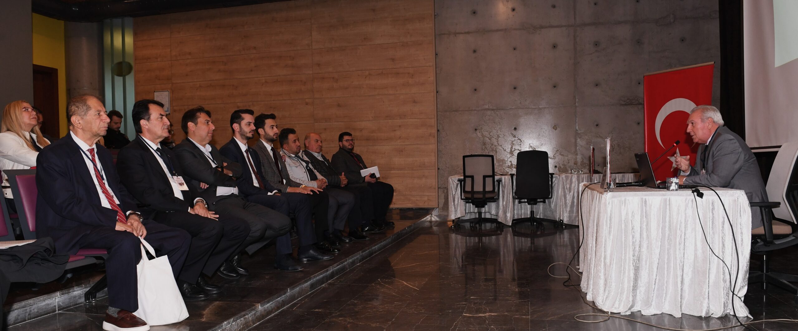 Osmangazi’de Osmanlı’dan bugüne Cumhuriyet konuşuldu 2 4 1 1 scaled