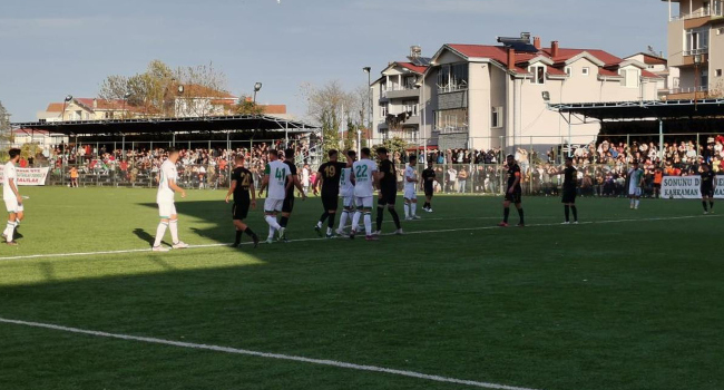 Perşembe kaçtı, Çarşamba kovaladı Perşembe kaçtı, Çarşamba kovaladı