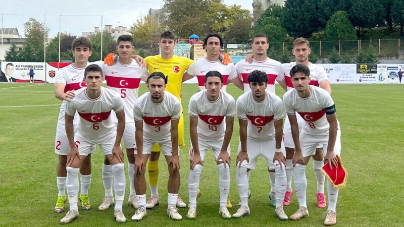 Bursaspor’dan 2 isme Milli davet! Bu maçlarda yoklar… Bursaspor’un defans oyuncusu Yiğit Fidan ile orta sahada görev yapan