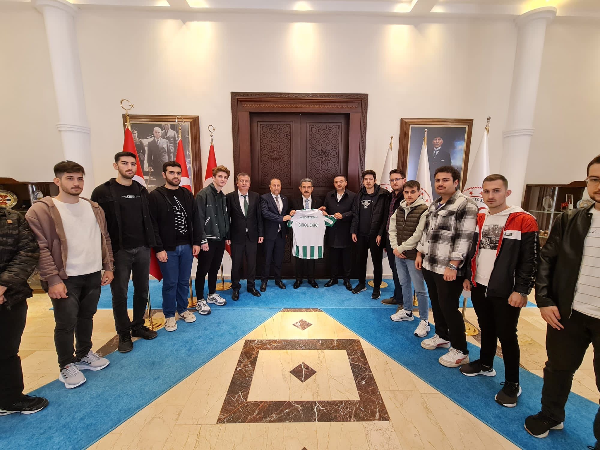 Bursaspor’dan Kırklareli’de önemli ziyaret Bursaspor’dan Kırklareli’de önemli ziyaret