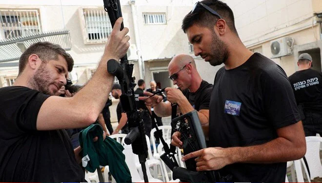 İsrail’de silah ruhsatı başvuruları 7 Ekim’den bu yana rekor kırdı İsrail’de silah ruhsatı başvuruları 7 Ekim’den bu yana rekor kırdı