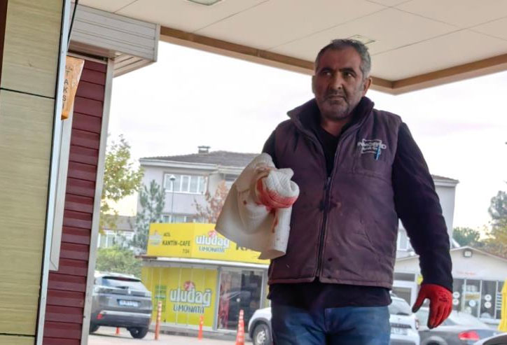 Bursa’da feci olay! 4 parmağını parçaladı