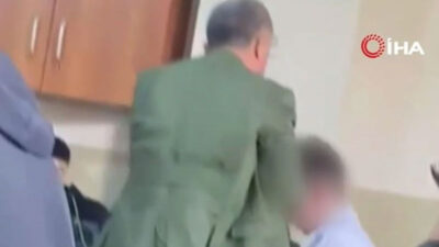 Öğretmen, öğrencisini kitapla dövdü