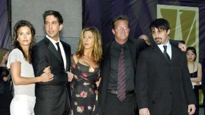 Friends yıldızı Matthew Perry son yolculuğuna uğurlandı