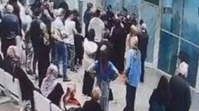 Doktorla tartıştı, hastaneden dışarı çıkarıldı