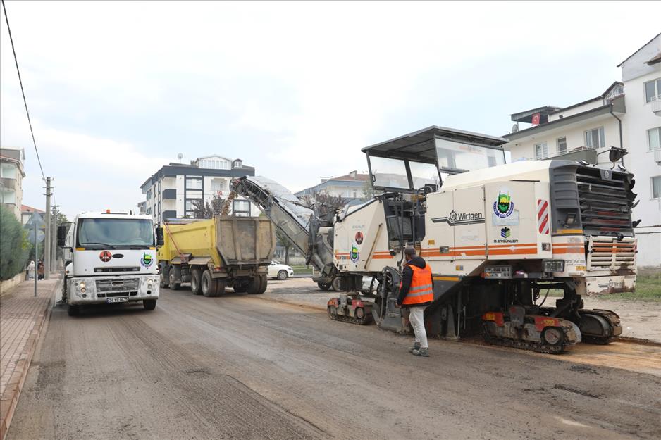 Bursa’nın bu ilçesinde 5 sokak daha asfaltlanıyor Bursa’nın bu ilçesinde 5 sokak daha asfaltlanıyor