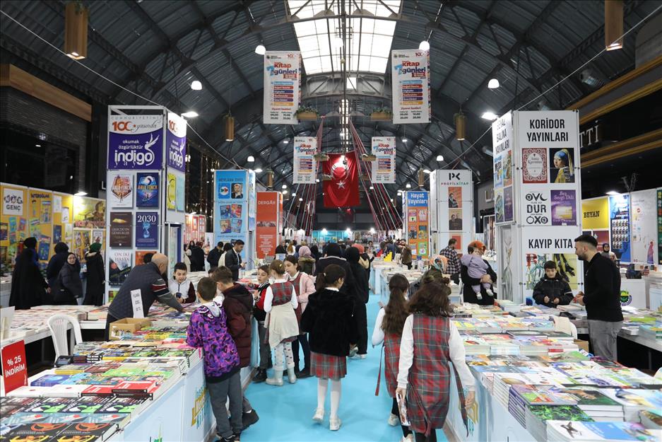 Bursa’nın bu ilçesinde ‘Kitap Şöleni’ başladı Bursa’nın bu ilçesinde ‘Kitap Şöleni’ başladı