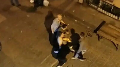 Çocuklar kavga etti, babalar birbirini vurdu