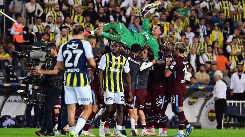 Trabzonspor Fenerbahçe’yi yıktı Trendyol Süper Lig'in 11. haftasında Trabzonspor, Fenerbahçe'yi deplasmanda 3-2 mağlup