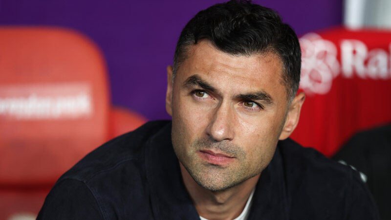 Beşiktaş’ta Burak Yılmaz’la yola devam kararı Trendyol Süper Lig'de Bitexen Antalyaspor'a deplasmanda 3-2 mağlup olan Beşiktaş'ta