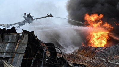 Kimyasal madde deposunda yangın