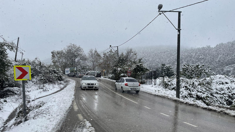 Bursa’nın yüksek kesimleri beyaza büründü