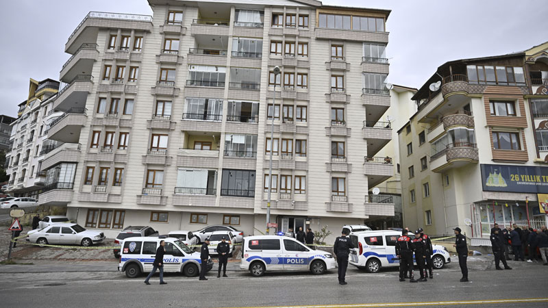 Komşu katliamı! Baba ile 15 yaşındaki oğlu…