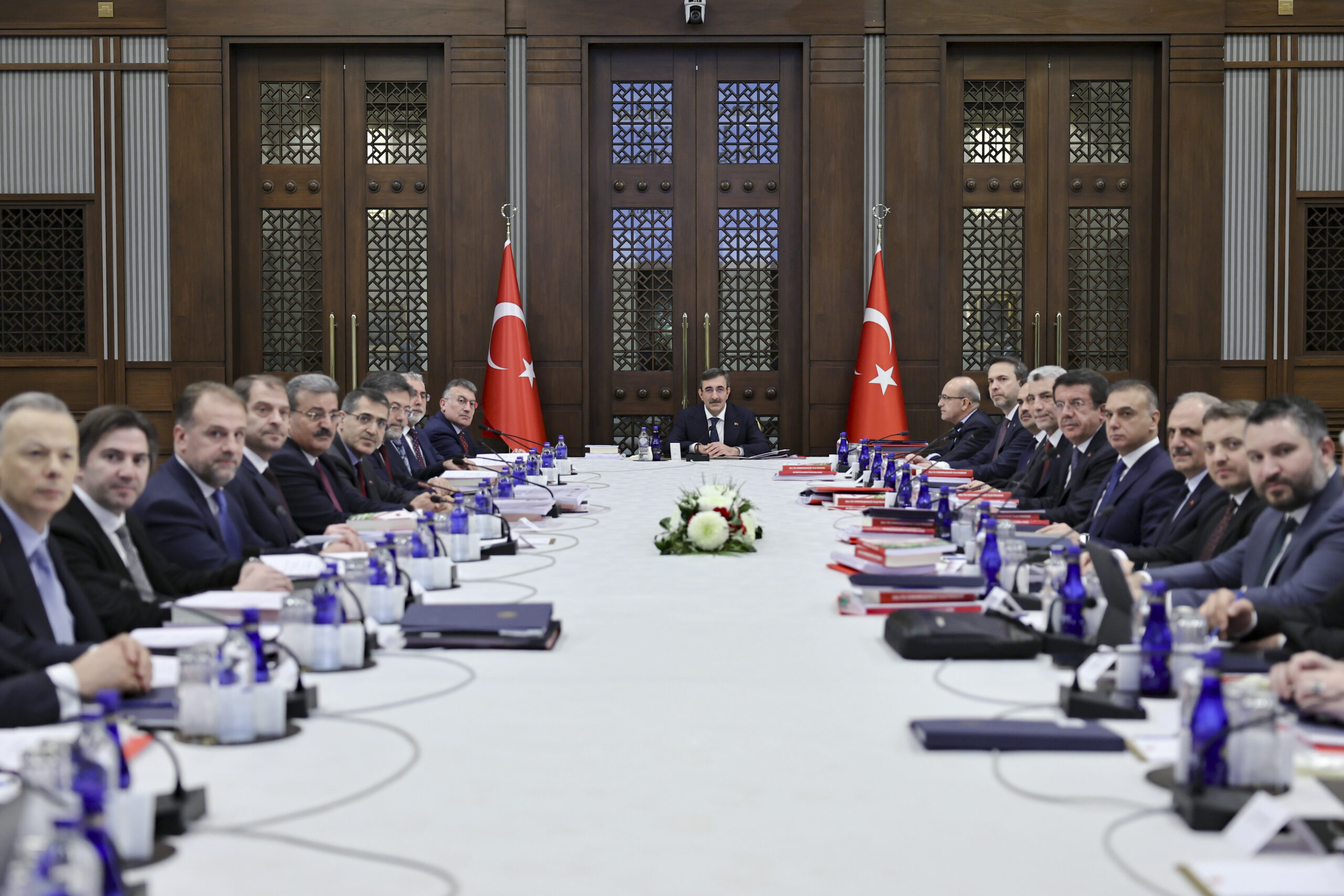 Ekonomi yönetimi toplandı