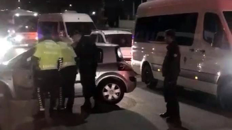 Bursa’da trafikte gülümseten olay! Zor uyandırdılar