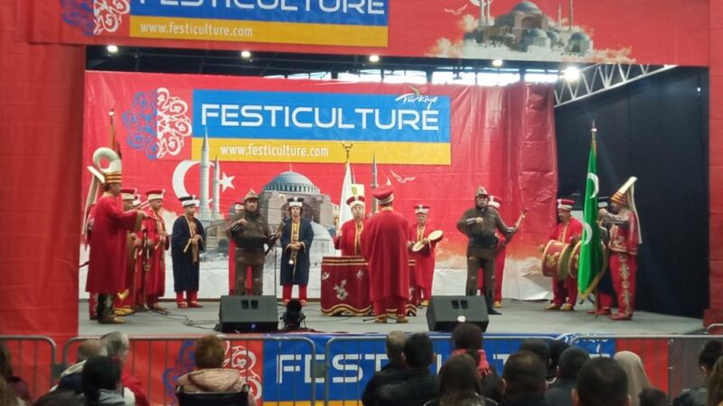 Bursa Mehter Takımı Fransa’yı fethetti Fransa’nın Clermont-Ferrand kentinde 3-5 Kasım tarihlerinde düzenlenen Türk Kültür Festivali’ne