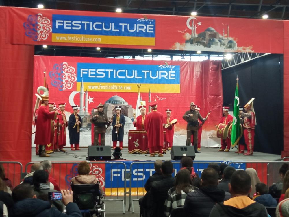 Bursa Mehter Takımı Fransa’yı fethetti 3 AW078182 04