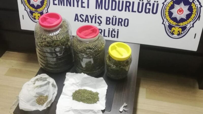 İznik’te uyuşturucu ve silah operasyonu İznik İlçe Emniyet Müdürlüğü ekiplerince yapılan uygulamalarda 2 kilo 140