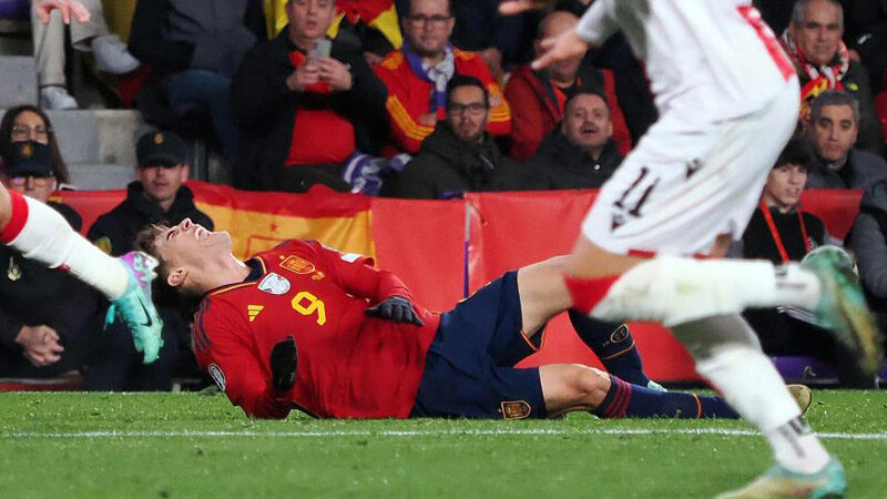 Barcelona’ya Gavi’den kötü haber Milli maçta sakatlanan İspanya 1. Futbol Ligi (LaLiga) ekiplerinden Barcelona'da