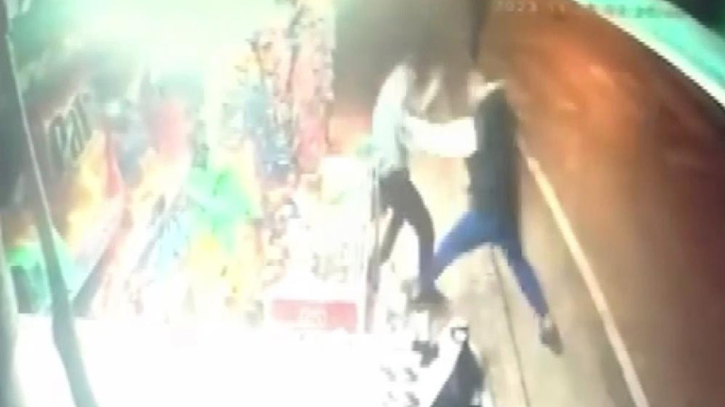 Bursa’da bıçakla dehşet saçtı! Meydan dayağından kaçamadı