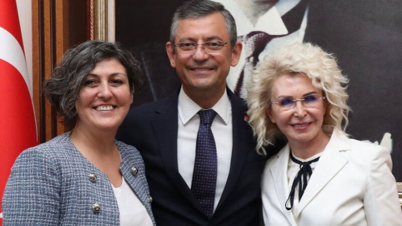 CHP’de ’Sürpriz Devam’ kararı! CHP lideri Özel, Kemal Kılıçdaroğlu’nun 37 yıllık çalışma arkadaşı Şükran