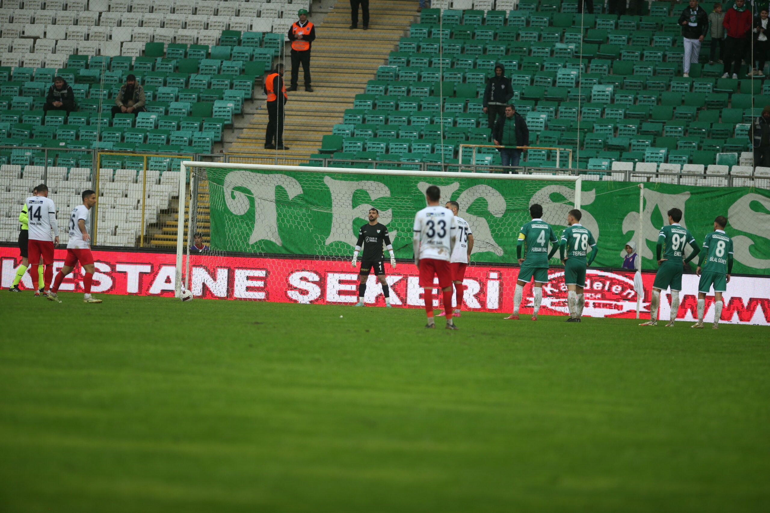Bursaspor alarm veriyor! Bir garip durum… Bursaspor alarm veriyor! Bir garip durum…