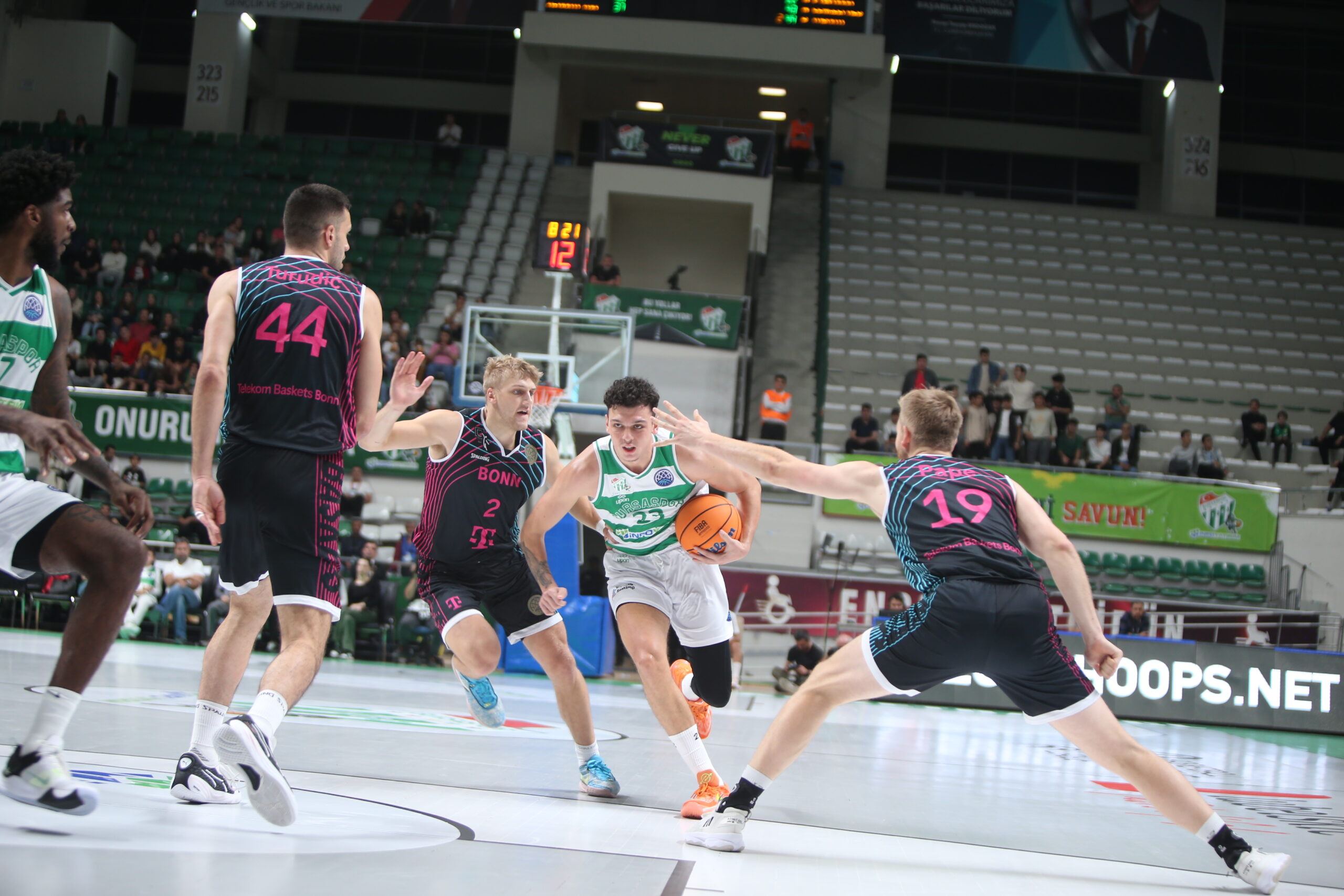 Potanın Timsahları Bonn virajında! Almanya’daki maç saat kaçta hangi kanalda?