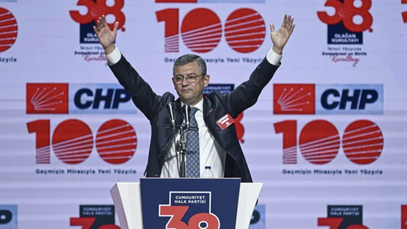 CHP 38. Olağan Kurultayı sona erdi. 1366 delege genel başkanlık