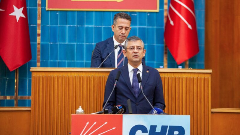 CHP’de Özgür Özel’in A takımı belli oldu CHP'de yeni Parti Meclisi (PM) ilk toplantısını yaptı. CHP Genel