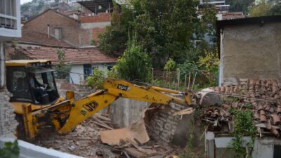 Bursa’da tehlike saçıyorlardı! Tek tek yıkılıyorlar