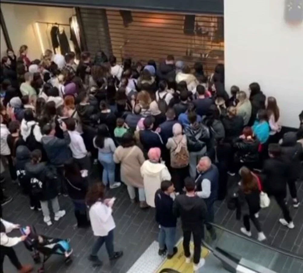 AVM’lerde efsane cuma yoğunluğu