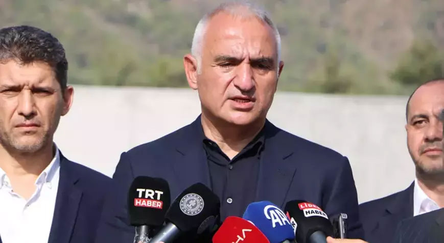 Bakan Ersoy açıkladı! Turist sayısında rekor