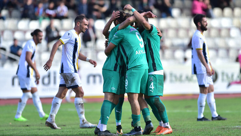 3. Lig’deki Bursa takımı gaza bastı! TFF 3. Lig 1. Grup’ta play-off mücadelesi veren Bursa ekibi