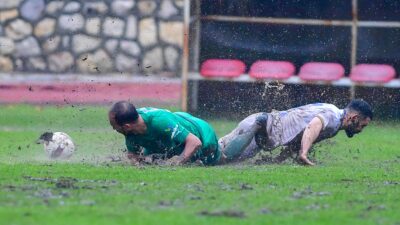 Bursa’da çamur adamların maçı! 3.Lig’deki Bursa ekibini bu zemin de durduramadı…