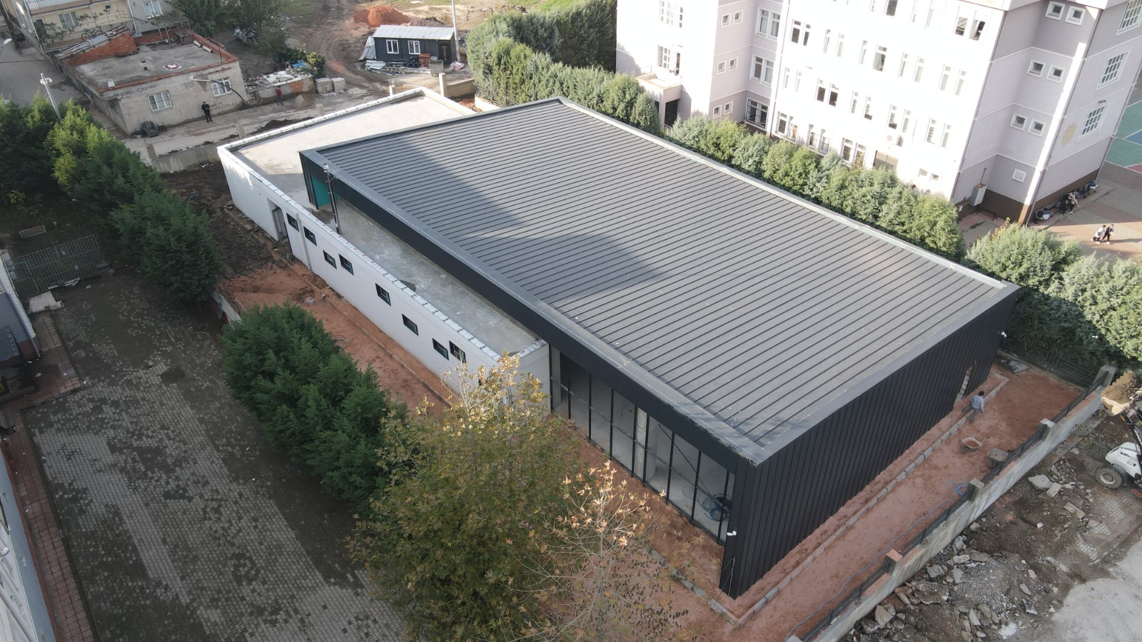 Bursa’ya iki yeni spor salonu