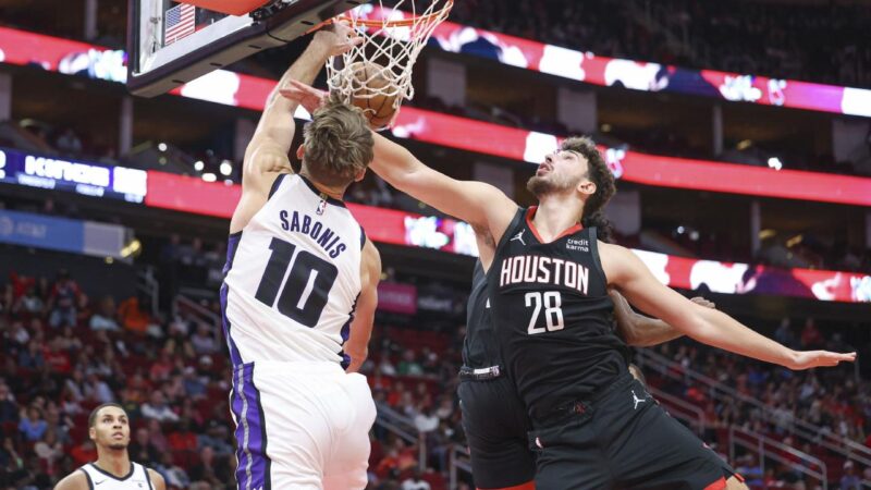 NBA’de Alperen Şengün fırtınası esiyor NBA'de Houston Rockets, milli oyuncu Alperen Şengün'ün 15 sayı attığı