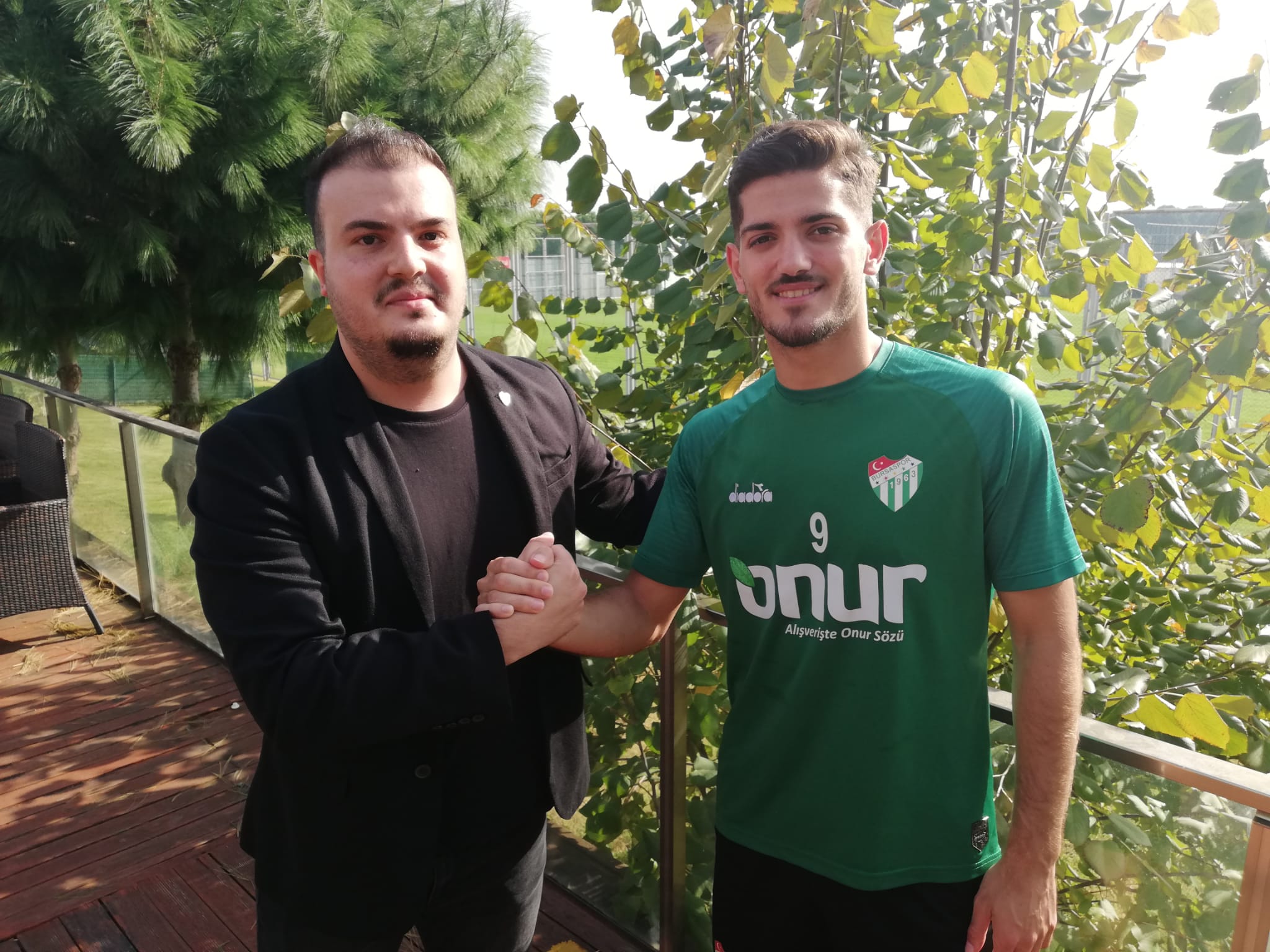 Bursasporlu futbolcu o anı anlattı; ‘Ekmek yediğim yere ihanet etmem’ Bursasporlu futbolcu o anı anlattı; ‘Ekmek yediğim yere ihanet etmem’