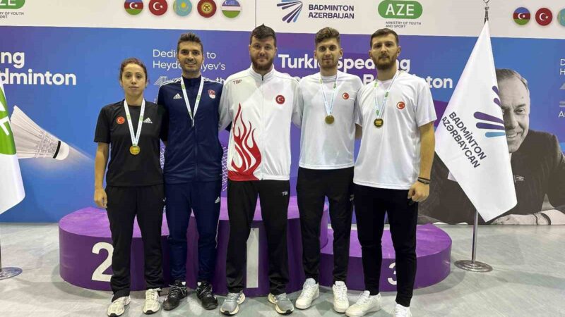 Büyükşehirli badmintoncular Azerbaycan’dan 3 madalyayla döndü Azerbaycan’da düzenlenen Uluslararası Badminton Turnuvasında Bursa Büyükşehir Belediyespor Kulübü sporcuları,