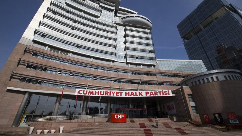 CHP, Meclis’i olağanüstü toplantıya çağırma kararı aldı Cumhuriyet Halk Partisi (CHP) Yargıtay 3. Ceza Dairesi’nin Türkiye İşçi
