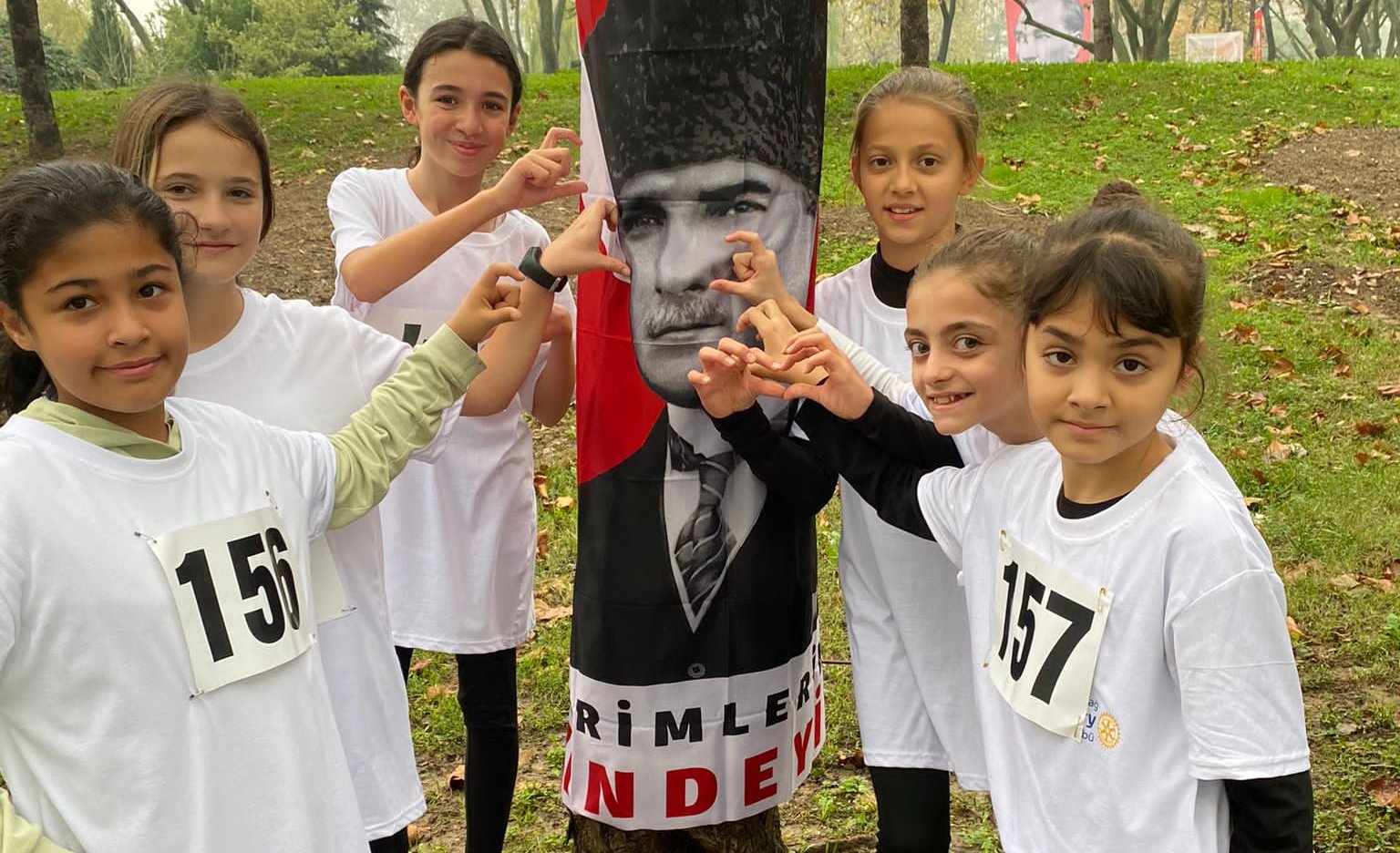 Bursa’da Uludağ Rotary Kulübü’nün anlamlı geleneği! Ata için koştular… Bursa’da Uludağ Rotary Kulübü’nün anlamlı geleneği! Ata için koştular…