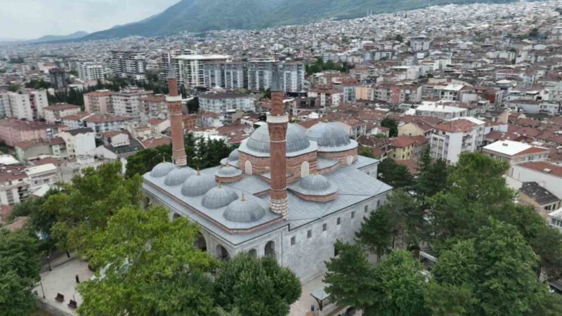 Bursa’da 600 yıllık caminin kayıp kitabesi Bursa’da 14’üncü yüzyılın sonlarında Osmanlı Hükümdarı Yıldırım Bayezid tarafından kendi