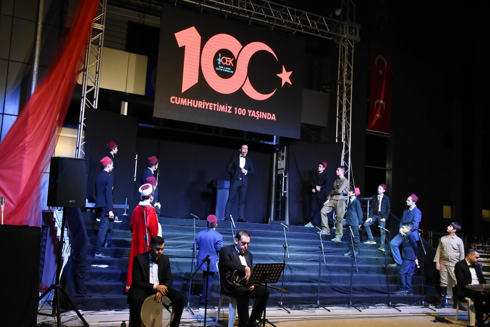 ÇEK 3 Mart Eğitim Kurumları'nda Cumhuriyet coşkusu 4 foto 1