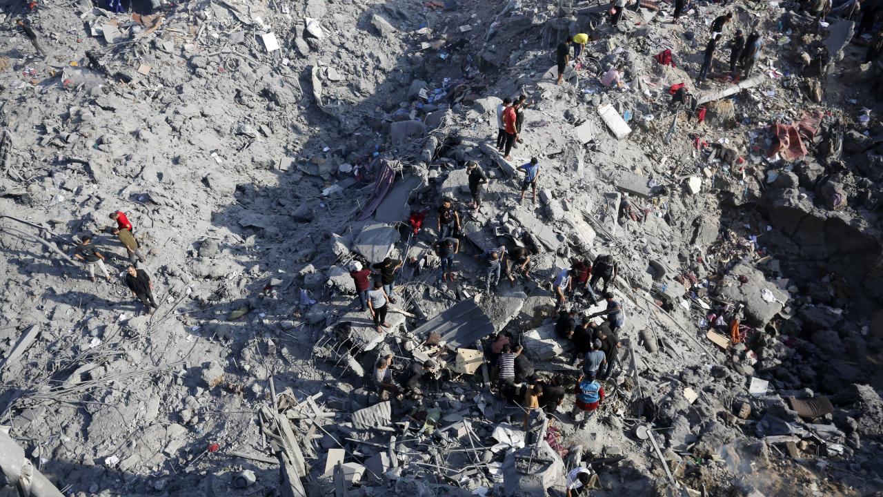 İsrail yine mülteci kampını vurdu: Çok sayıda ölü ve yaralı var İsrail yine mülteci kampını vurdu: Çok sayıda ölü ve yaralı var