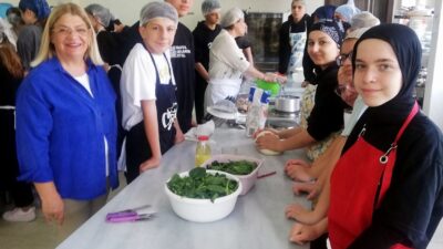 Bursa’da geleceğin şefleri Girit yemeklerini öğrendiler