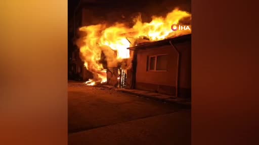 Bursa’da devrilen ısıtıcı evi küle çevirdi Bursa’da devrilen ısıtıcı evi küle çevirdi