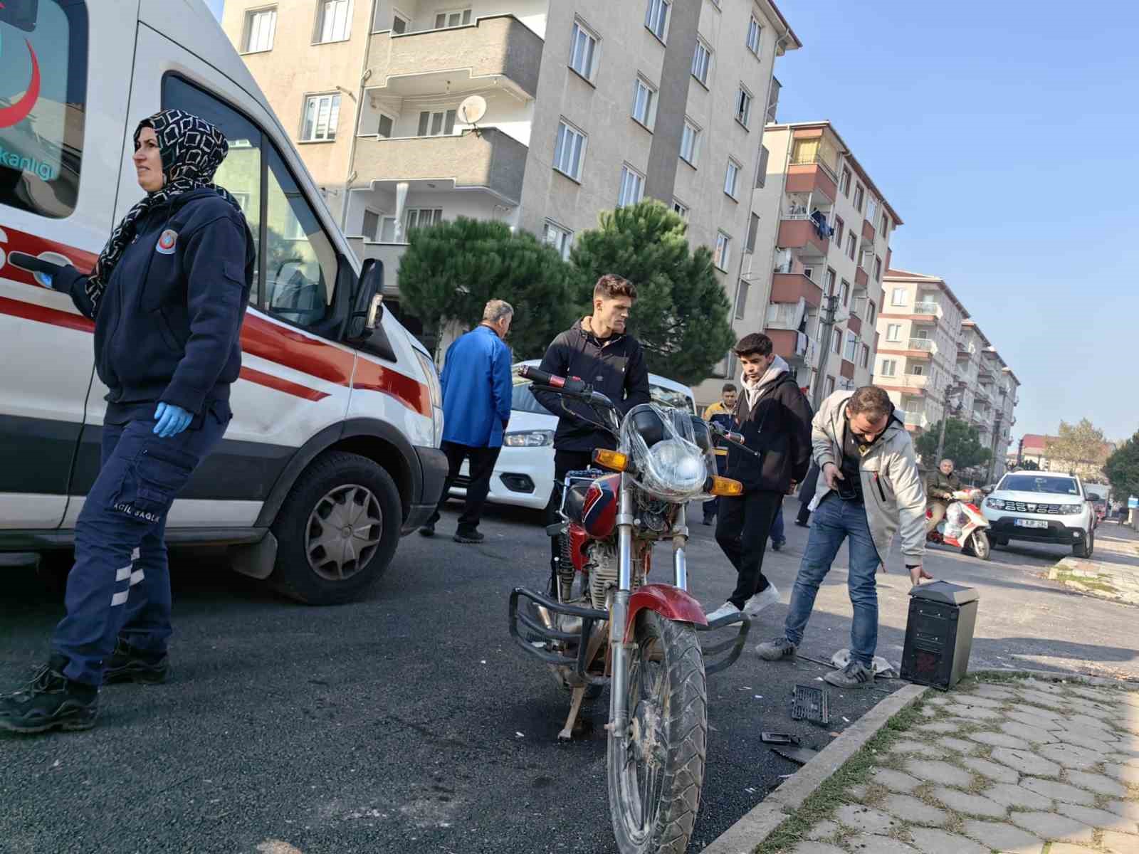 Bursa’da kaza geçiren motosikletli acısını unutup bilgisayarını sordu