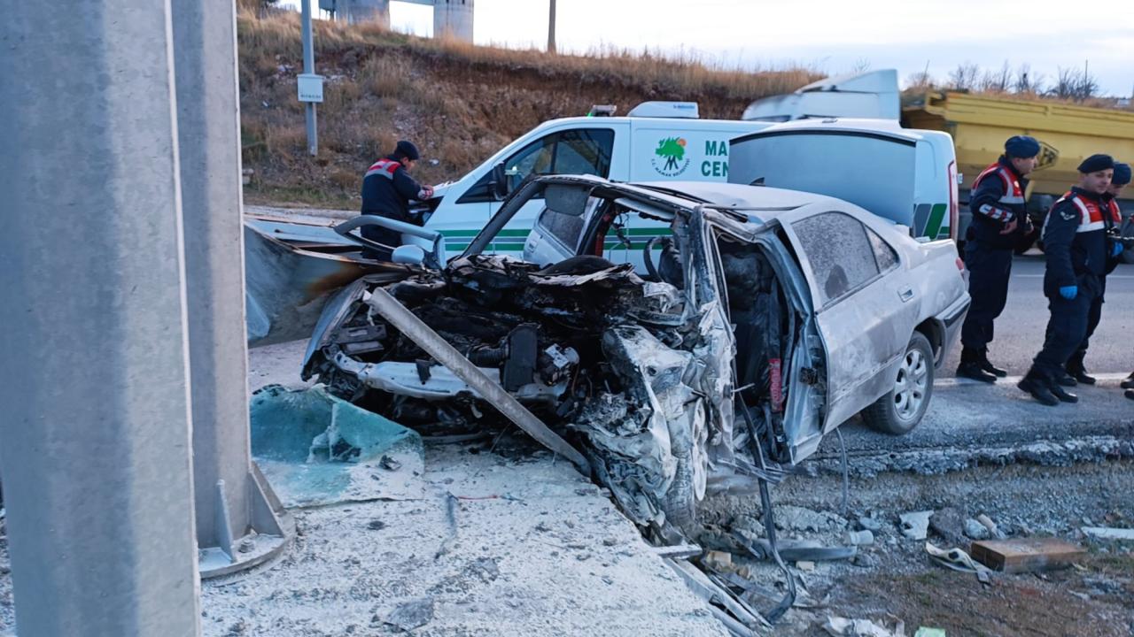 Korkunç kaza: 3 ölü, 1 bebek ağır yaralı