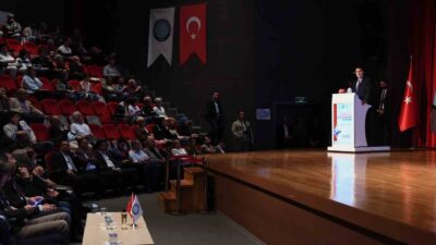 Son yüz yılda yetişen büyük şairlerden Necip Fazıl Kısakürek’in eserleri