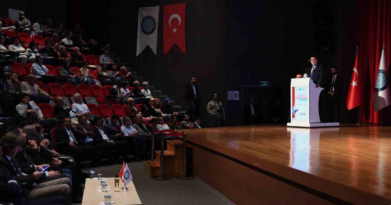 Bursa'da Necip Fazıl Kısakürek’in hayatı ve eserleri konuşuldu 1 necip fazil kisakurekin hayati ve eserleri konusuldu 31121c2